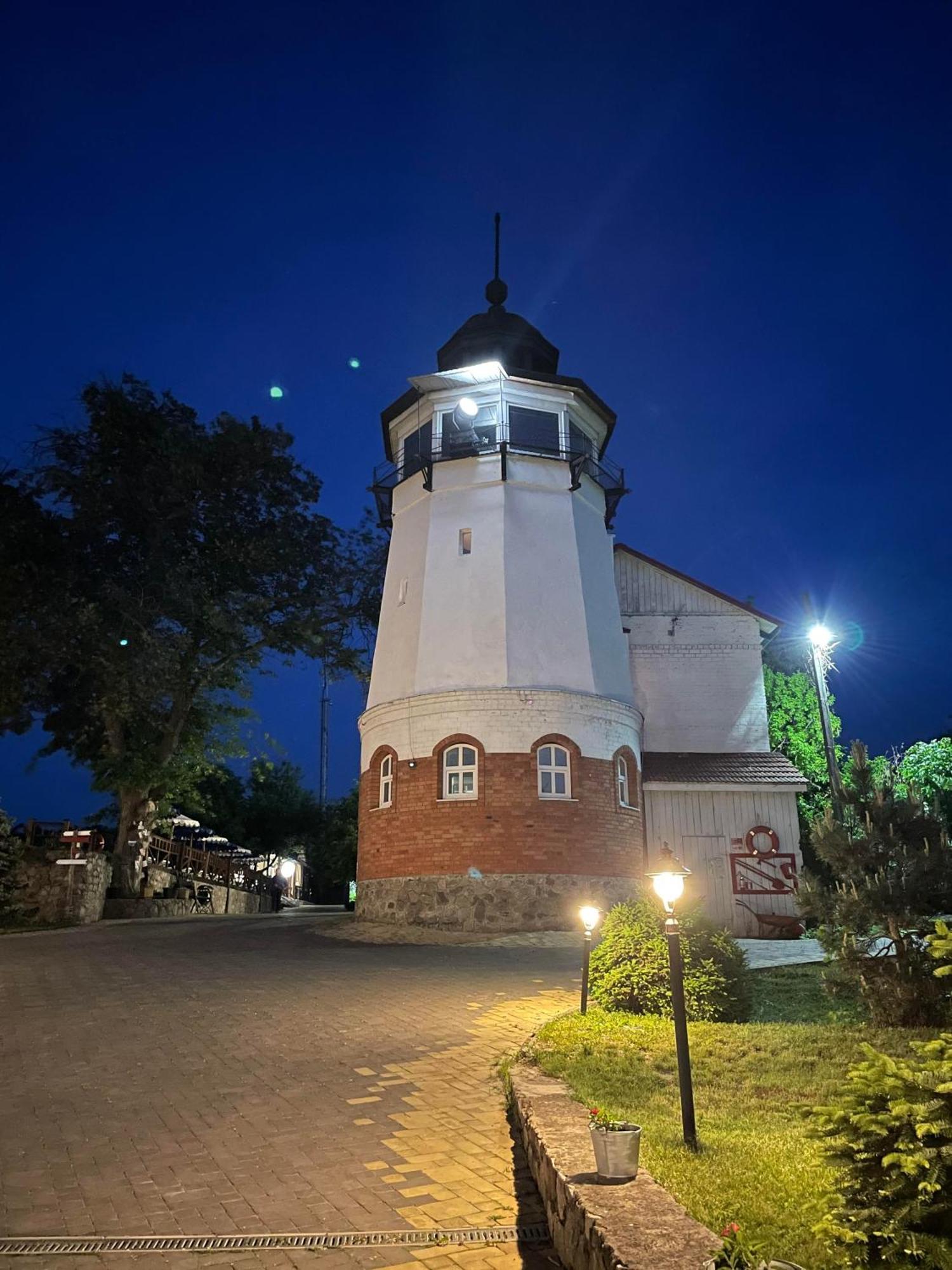 Mayak Resort Kam'yani Potoky 外观 照片