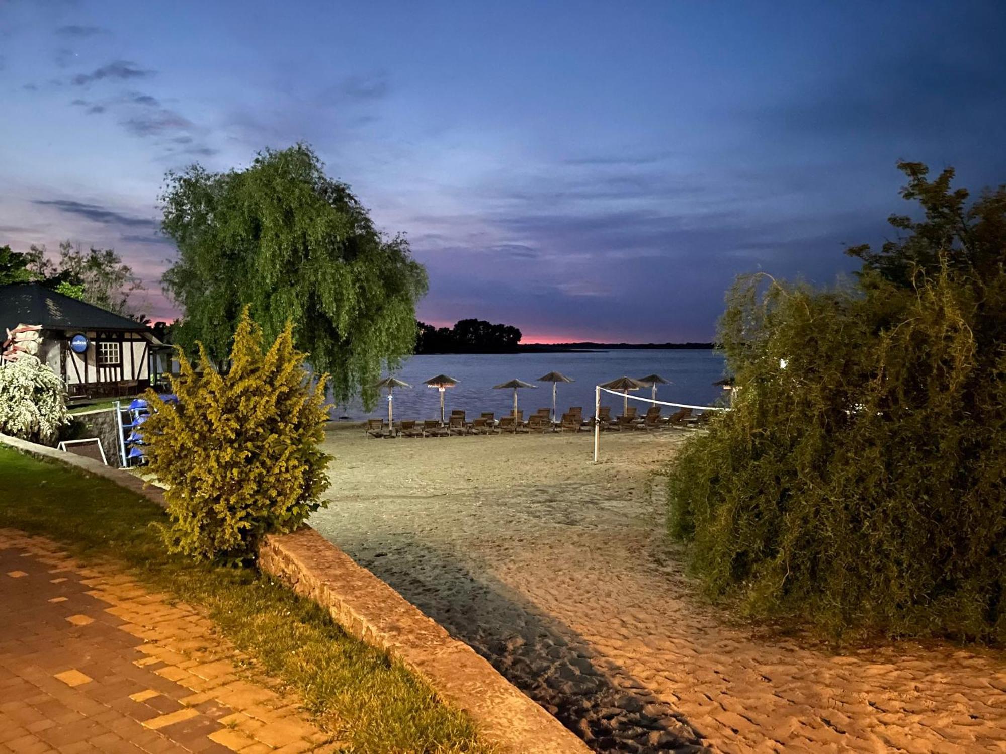 Mayak Resort Kam'yani Potoky 外观 照片