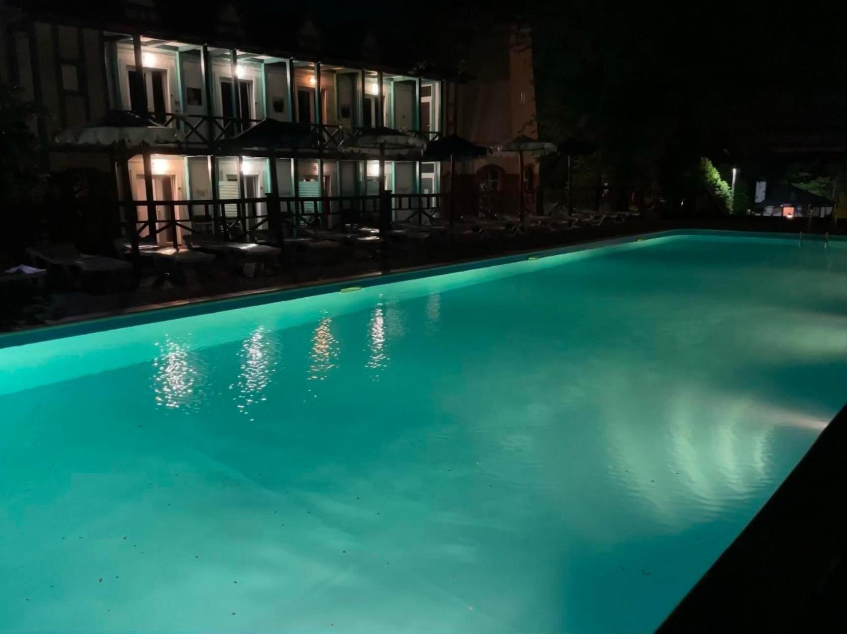 Mayak Resort Kam'yani Potoky 外观 照片